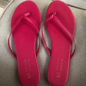 Lauren Conrad fuchsia pink flip flops Brand New